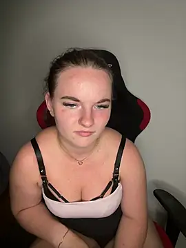 חדר צ'אט בשידור חי של SecretSarah69