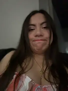 Bella_Pascualina élő chatszobája
