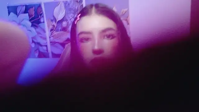 Živá chatovací místnost reina_neko