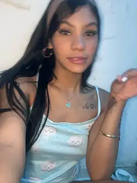 Živá chatovací místnost queen_ebonyxx