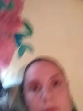 adrienn01 – live chatrum
