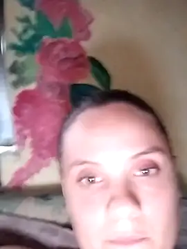 adrienn01 élő szexkamerás műsora