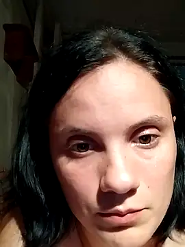 Phòng Chat Trực Tiếp adrienn01