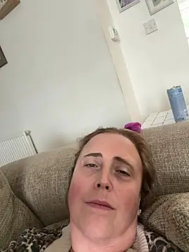 Chat soba uživo modela Curvy_Coral50