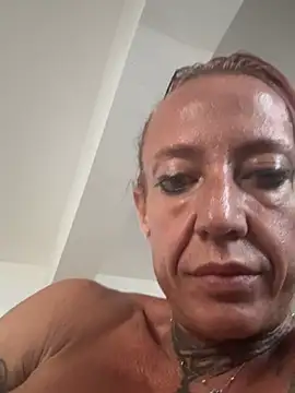 Chatroom en direct de miryredqueen