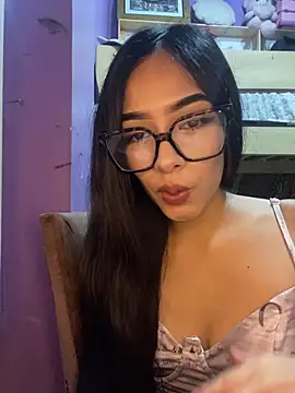 Angelita_megan – Naživo chatovacia miestnosť