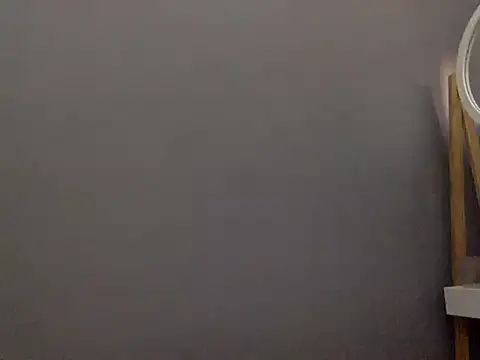 QueenBeeBae élő chatszobája