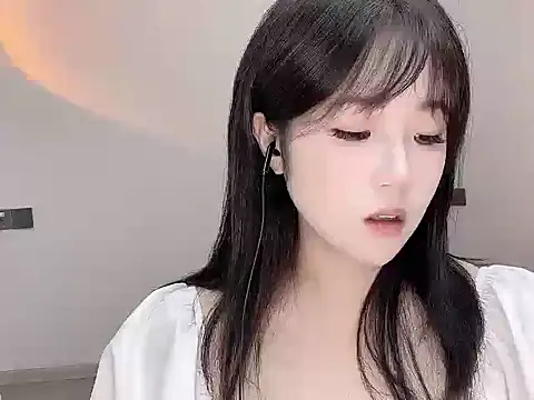 YIYI_0102: онлайн-чат