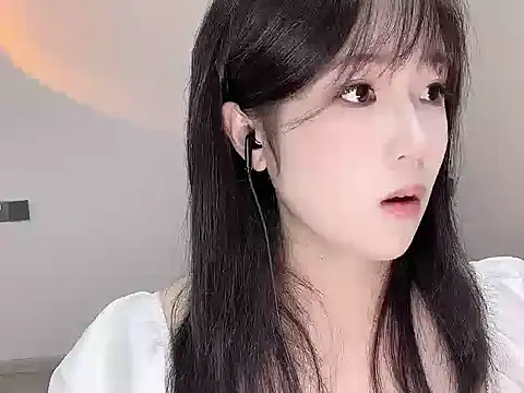 YIYI_0102 чат на живо