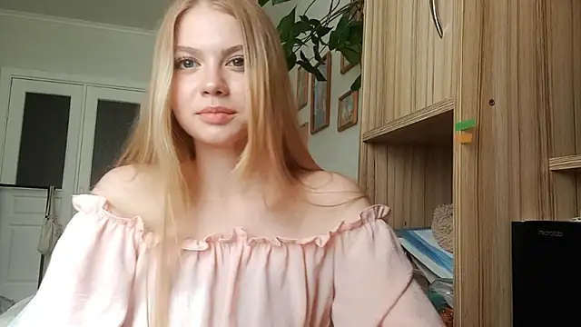 غرفة دردشة KevaChaderton المباشرة
