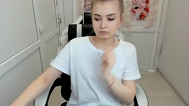 Živá kamerová sex show BrielleStorm