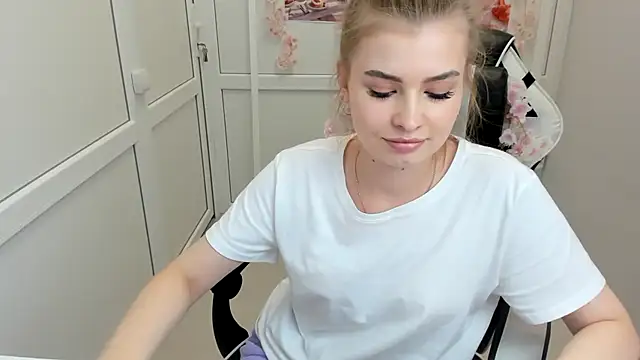 BrielleStorm Adlı Modelin Canlı Sohbet Odası