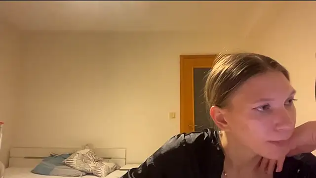 Živá kamerová sex show Stars_line
