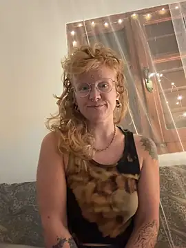 Chat soba uživo modela Synnix