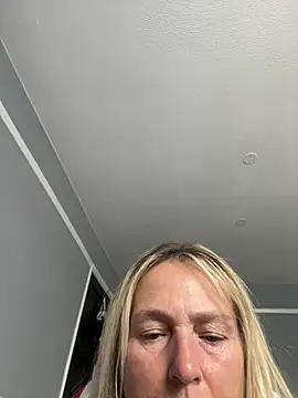 Živá chatovací místnost Blondnboujee53