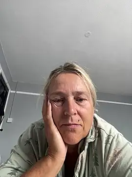 Blondnboujee53 Cameră chat live