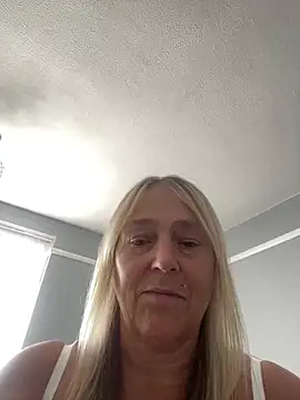 Blondnboujee53 – Naživo chatovacia miestnosť