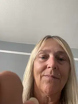 Онлайн чат Blondnboujee53
