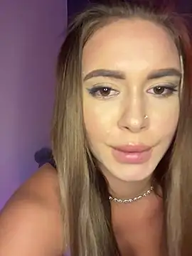 SelenaLuxxx – live chatrum