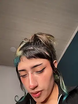 חדר צ'אט בשידור חי של baby_akuma_