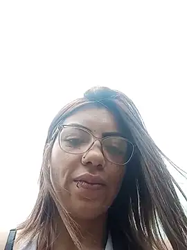 חדר צ'אט בשידור חי של Elodie__a