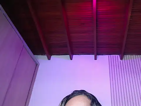 Vela_Rousee – live chatrum