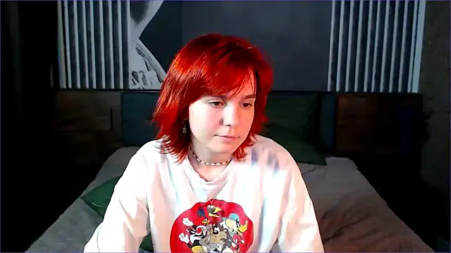 Avrora_Vance live-chat rom