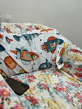 lovely_jully_ – live chatrum