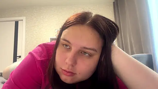 nakiafera's Live Chat Room