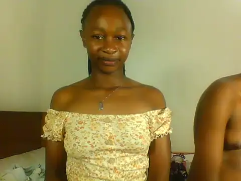 Choco_petite2 Adlı Modelin Canlı Sohbet Odası