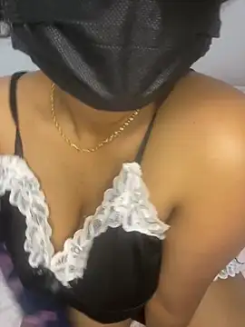 חדר צ'אט בשידור חי של Elara_Rose4