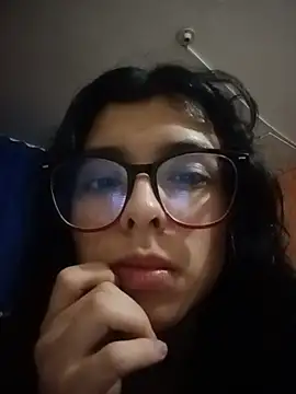 sole_222 Adlı Modelin Canlı Sohbet Odası