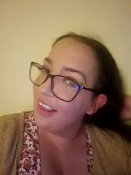 Pokój czatu na żywo – Elegant-Faye36