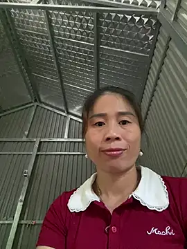 tinacum012's Live Chat Room
