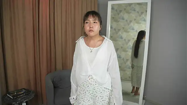 KarmenWoodn Live chat-huone