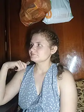 Evilina-lov Adlı Modelin Canlı Sohbet Odası