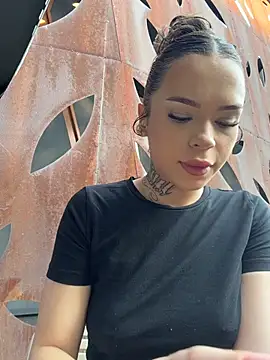 غرفة دردشة nickybenzz المباشرة