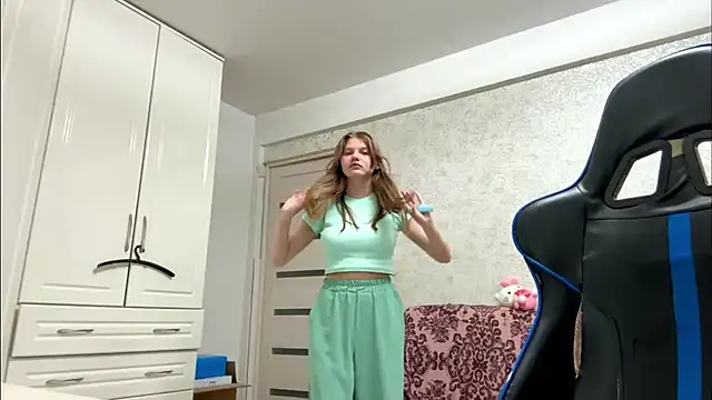 RinaKim_ Live Chatraum