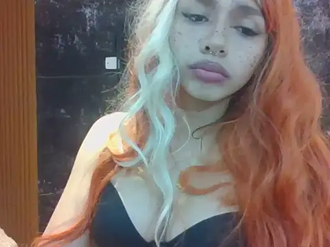 LittleOrangeFoxa Adlı Modelin Canlı Sohbet Odası