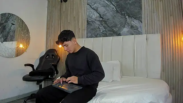 dark_ay's Webcam Show