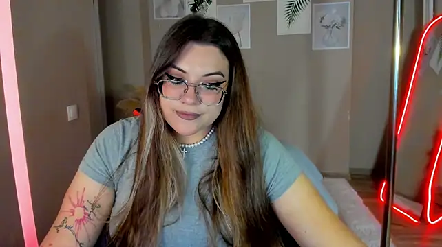 دردشة MiraTorson الجنسية المباشرة