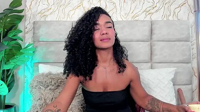 دردشة Evahfox الجنسية المباشرة