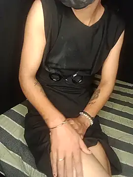 long_quiin_'s Webcam Show
