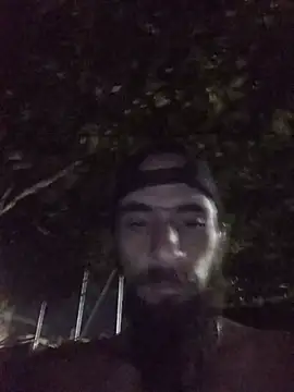 Hairy_mannn2: διαδικτυακό σόου στην κάμερα