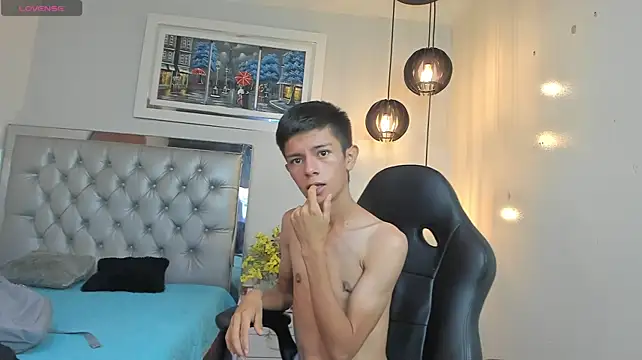 fem_danny7's Webcam Show
