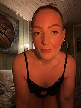 Cutenorax's Webcam Show