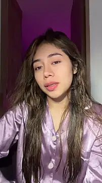 aimi_art1 Adlı Modelin Canlı Sohbet Odası