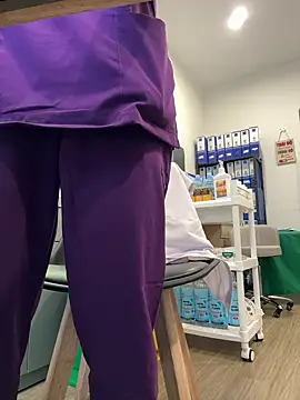 Živá chatovací místnost secretly_masturbating
