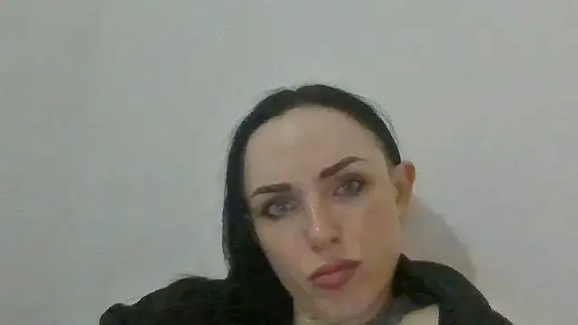 غرفة دردشة Trinsy_Love المباشرة