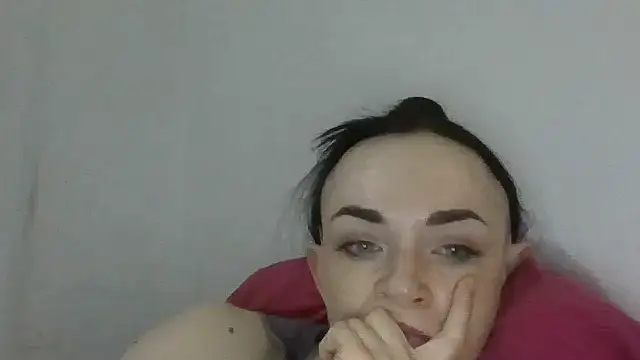 Trinsy_Love élő chatszobája
